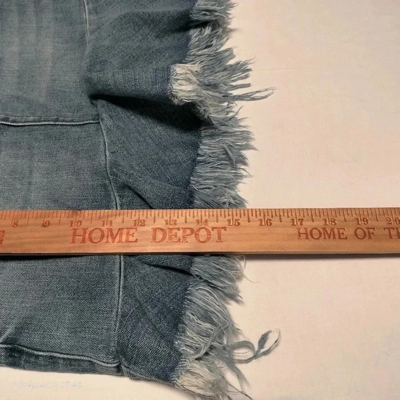 Blank NYC size 27 Asymmetrical Fray Hem Denim blue Skirt - Picture 7 of 11